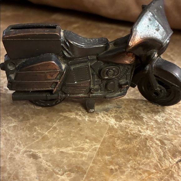 Vintage Die Cast Metal Motorcycle Pencil Sharpener - Picture 8 of 13
